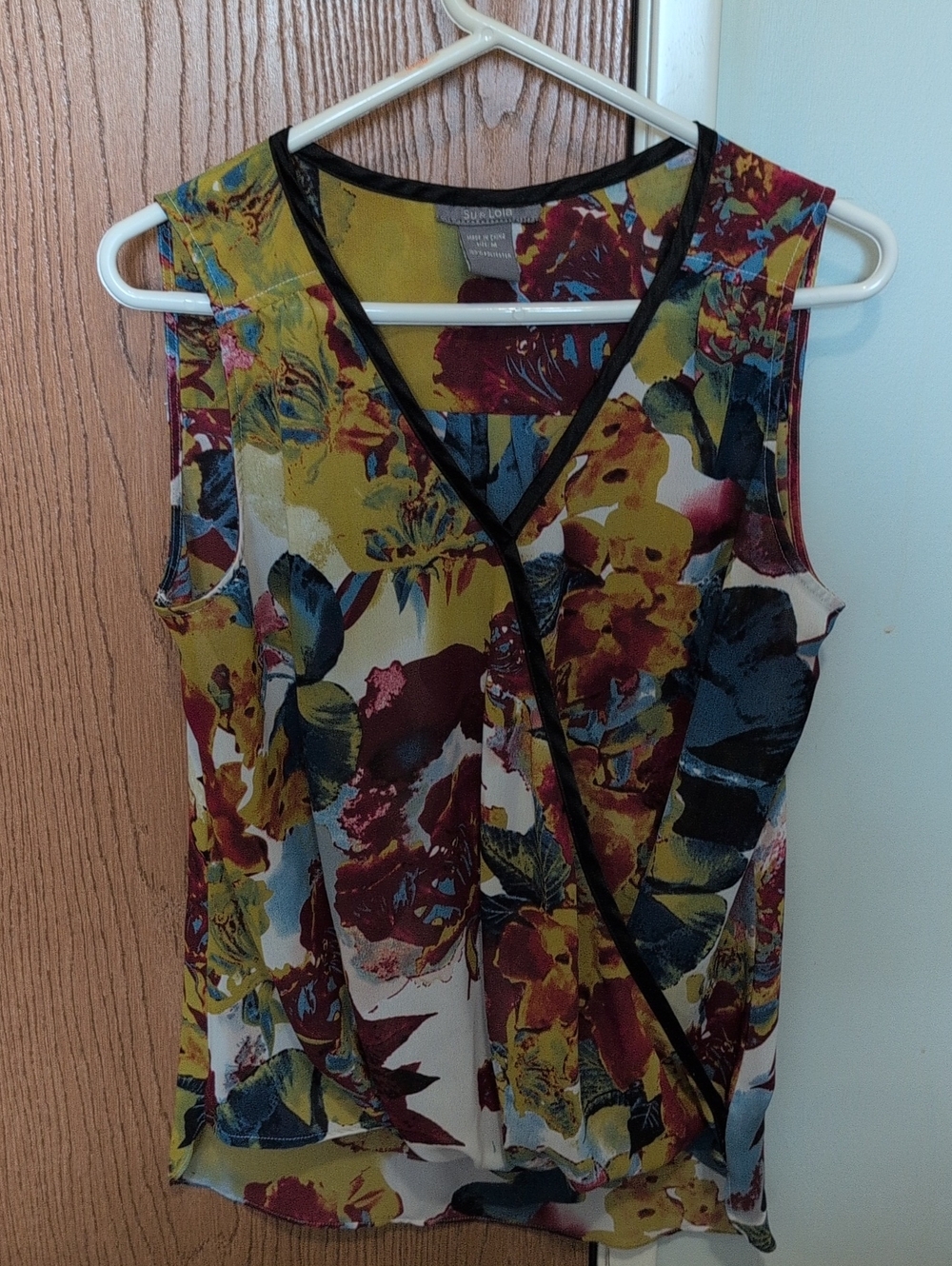 Women's Sleeveless Blouse